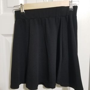 SHEIN BLACK MINI SKIRT